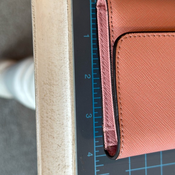 Michael Kors Pink Wallets Smooth Texture Gold-Toned Logo - Picture 2 of 11